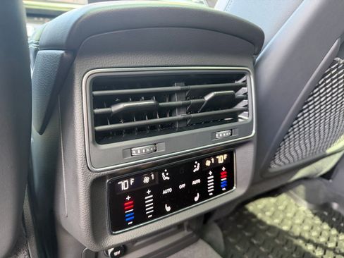 Used 2021 Audi Q8 Premium Plus w/ Premium Plus Package AWD/4WD image 25