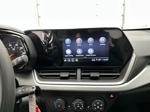 New 2026 Chevrolet Trax LS w/ LS Convenience Package FWD image 27