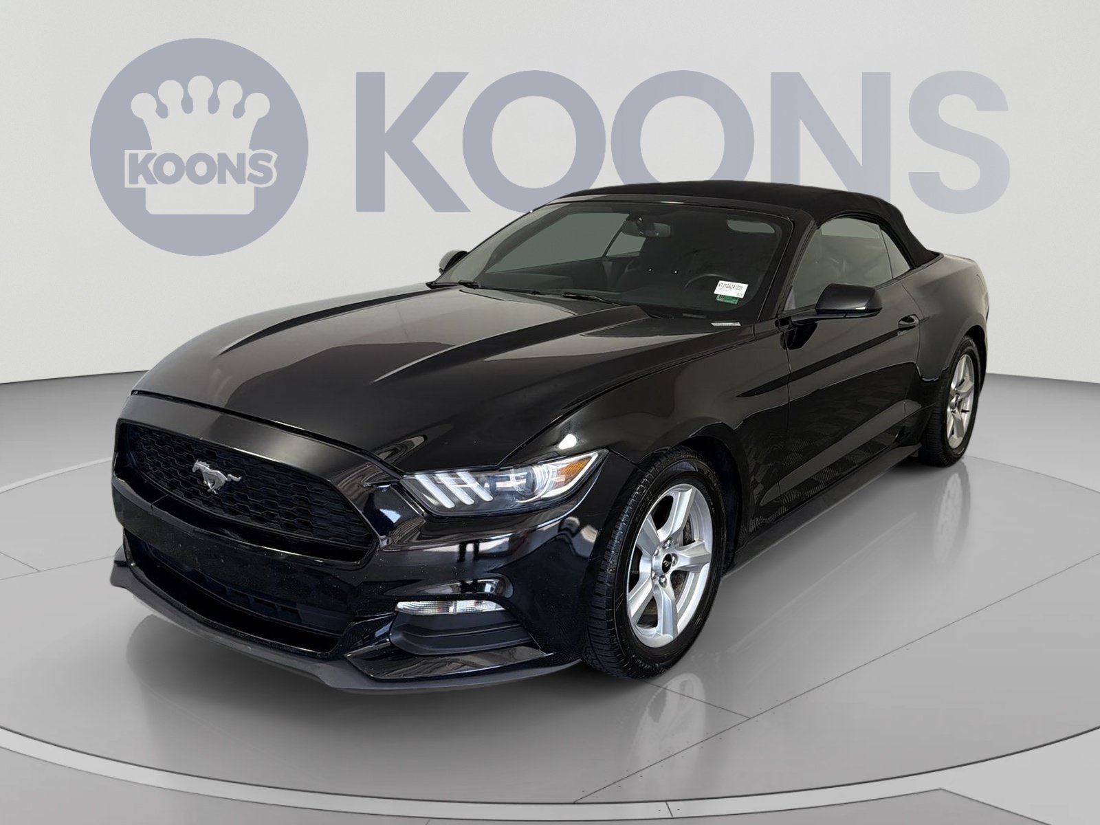 Used 2016 Ford Mustang Convertible RWD image 1