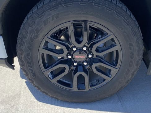 Used 2024 GMC Sierra 1500 Elevation w/ X31 Off-Road Package image 7