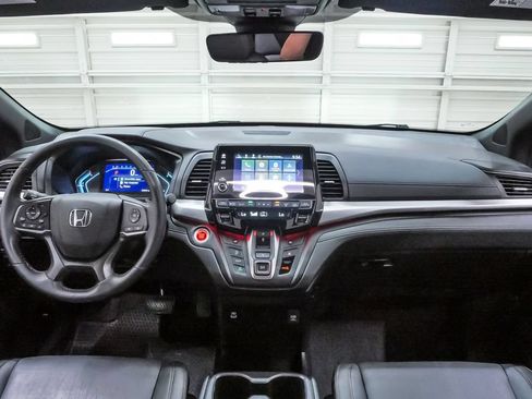 Used 2024 Honda Odyssey Sport image 17
