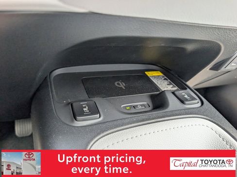 Used 2025 Toyota Corolla XSE FWD image 21