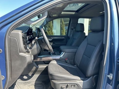 Used 2024 Chevrolet Silverado 2500 LTZ w/ LTZ Premium Package image 17