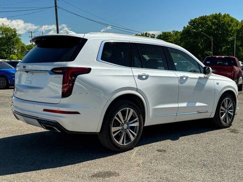Used 2022 Cadillac XT6 Premium Luxury AWD/4WD image 3