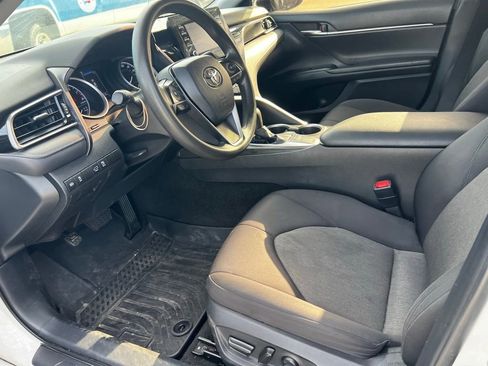 Used 2022 Toyota Camry LE image 9