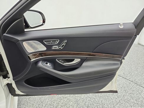 Used 2020 Mercedes-Benz S 560 Sedan image 21