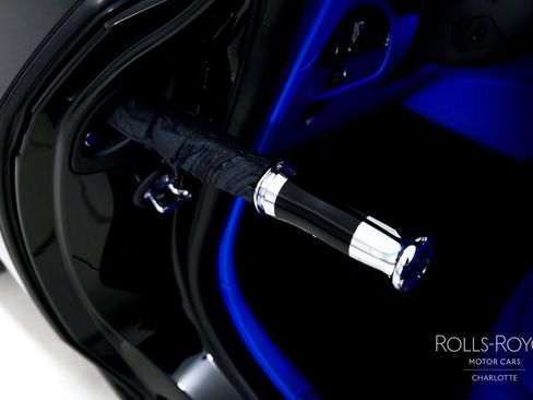 New 2025 Rolls-Royce Spectre Black Badge w/ Spectre Enhancement Package image 17