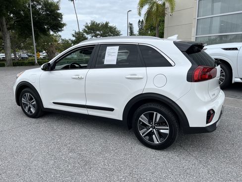 Used 2022 Kia Niro EX Premium FWD image 7