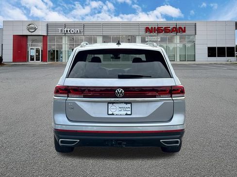 Used 2025 Volkswagen Atlas SE FWD image 6