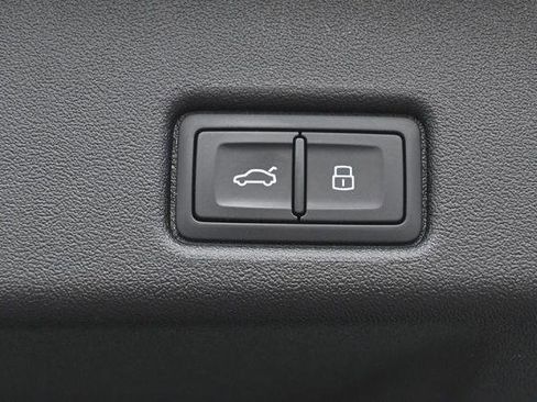 Certified 2025 Audi Q5 Prestige AWD/4WD image 33