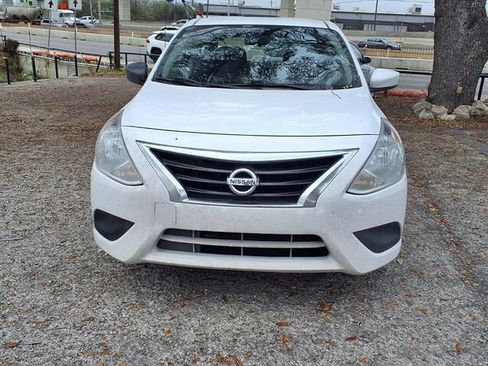 Used 2017 Nissan Versa SV FWD image 2