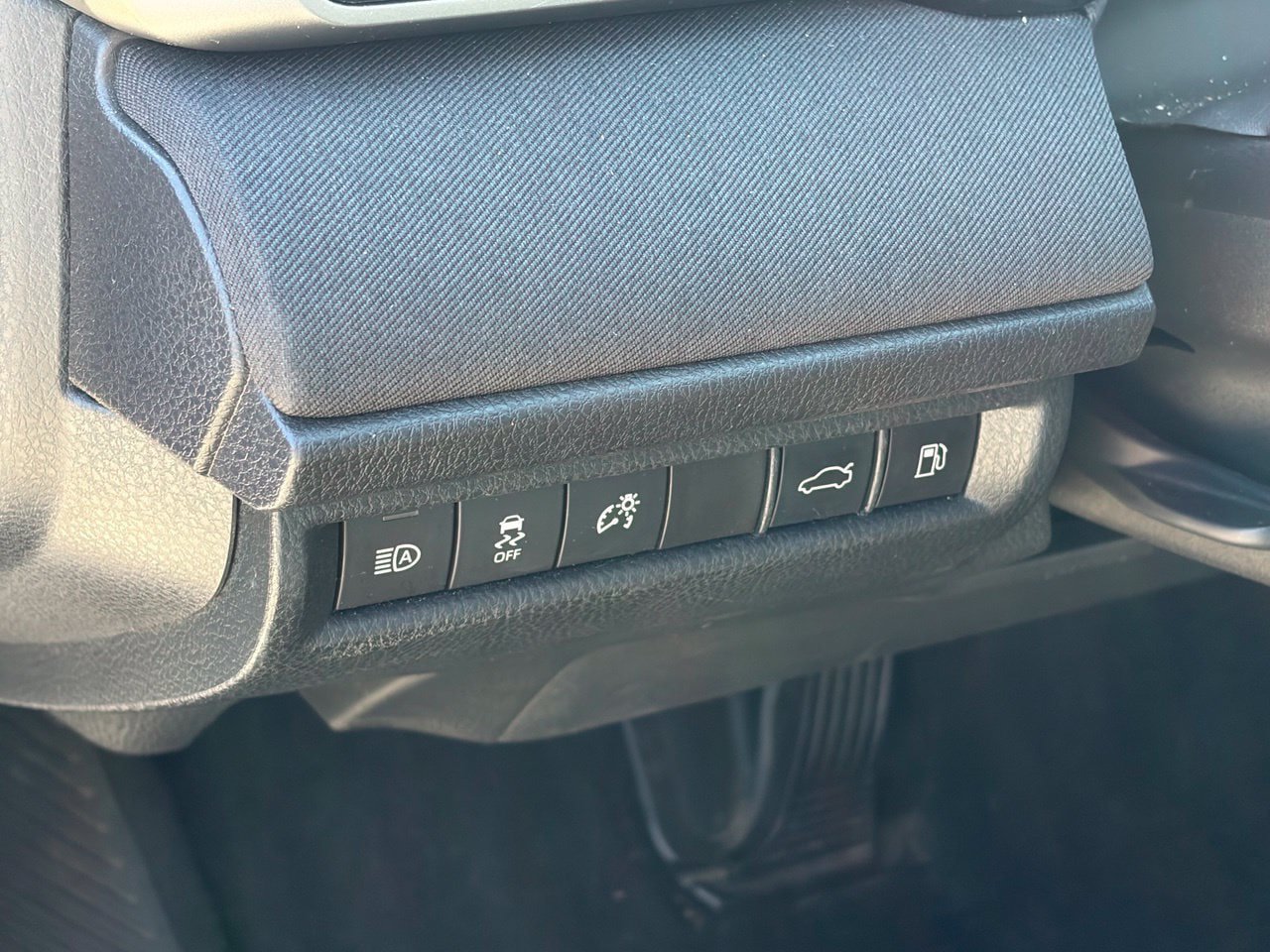 Used 2025 Toyota Camry LE FWD image 6