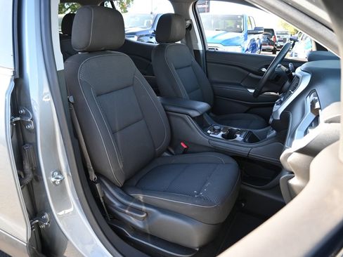 Used 2023 GMC Acadia SLE w/ Driver Convenience Package FWD image 27