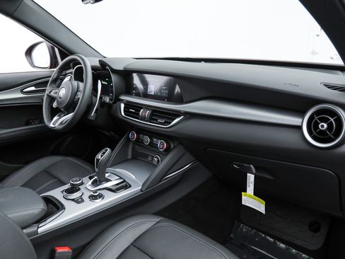 New 2025 Alfa Romeo Stelvio Sprint w/ Convenience Package AWD/4WD image 10