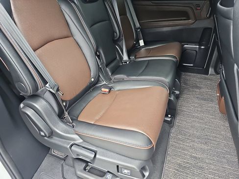 Used 2025 Honda Odyssey Elite image 19