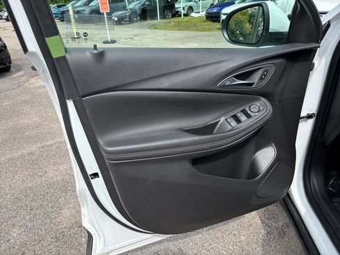 Used 2025 Buick Encore GX Preferred FWD image 18