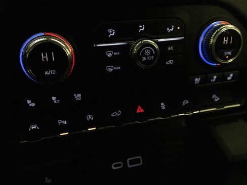 Used 2019 GMC Sierra 1500 SLT w/ SLT Premium Plus Package image 22