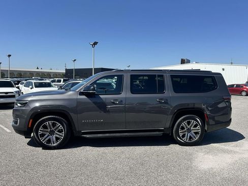 Used 2024 Jeep Wagoneer L Series II w/ Flexible Seating Group AWD/4WD image 27