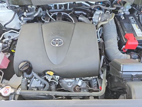 Used 2022 Toyota Highlander XLE FWD image 33