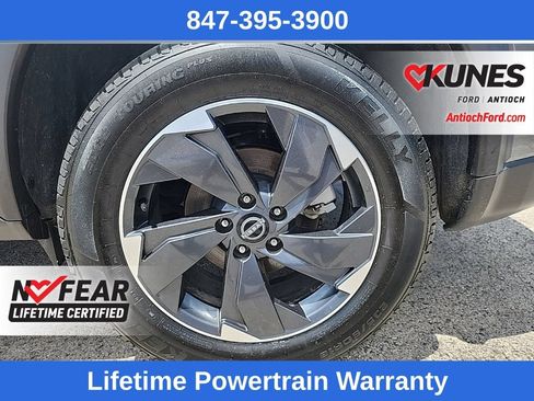 Used 2025 Nissan Rogue SV AWD/4WD image 16
