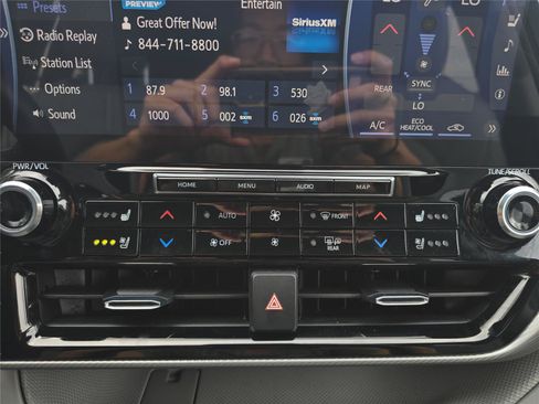 Used 2021 Toyota Highlander Platinum AWD/4WD image 18