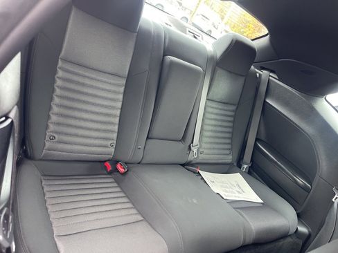 Used 2014 Dodge Challenger R/T image 17