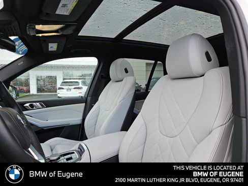 Used 2024 BMW X5 xDrive40i w/ Premium Package image 25