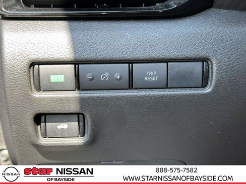 Certified 2022 Nissan Sentra SR w/ Trunk Package image 19