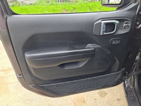 Used 2020 Jeep Wrangler Sport AWD/4WD image 14