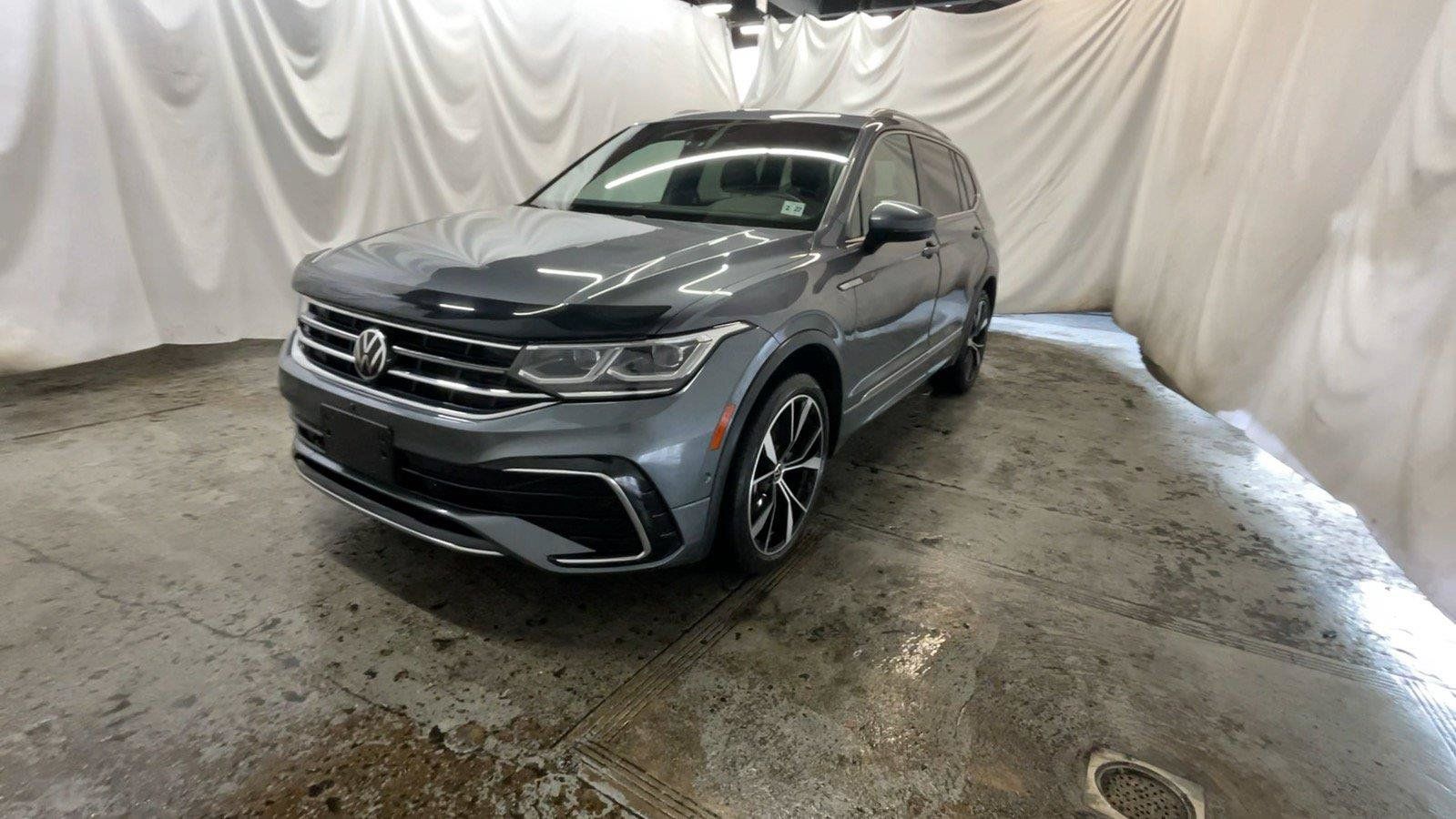 Used 2022 Volkswagen Tiguan SEL R-Line AWD/4WD image 13