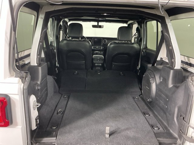Used 2018 Jeep Wrangler Unlimited Sahara AWD/4WD image 26