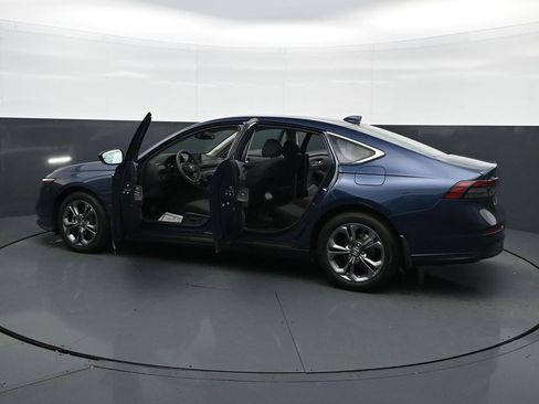 Used 2023 Honda Accord EX image 32