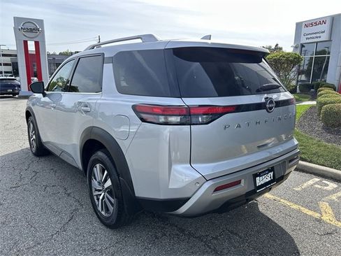 Certified 2022 Nissan Pathfinder SL image 6
