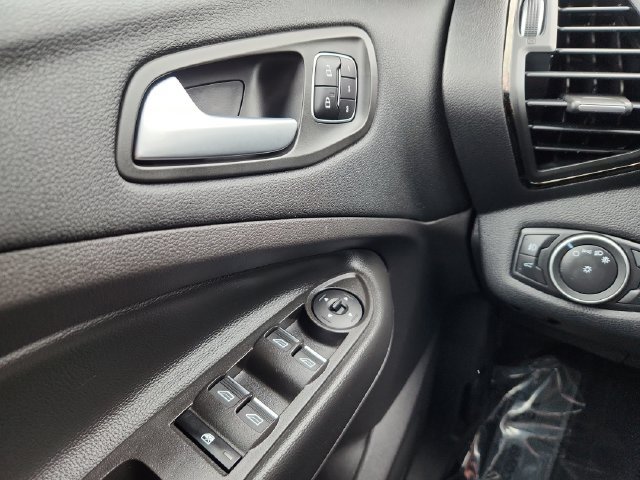 Used 2018 Ford Escape Titanium FWD image 37