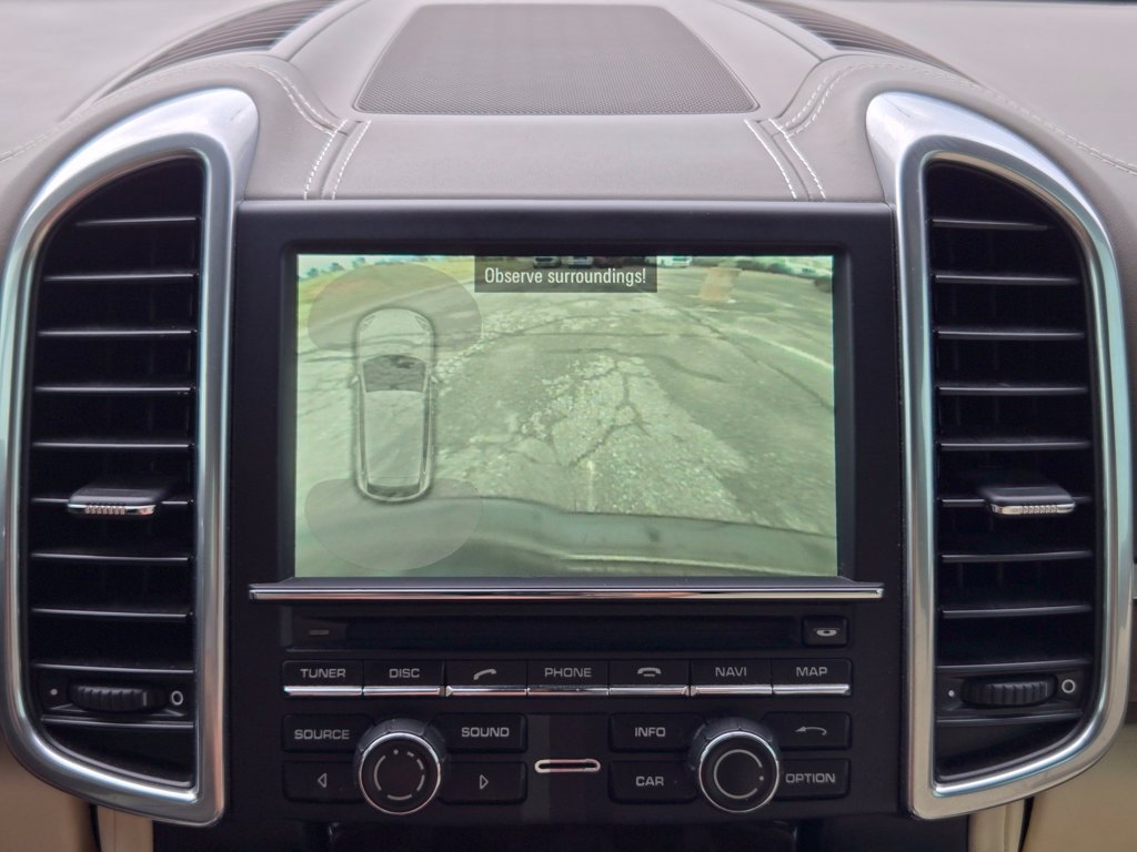 Used 2011 Porsche Cayenne Turbo AWD/4WD image 24