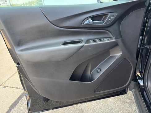 Used 2024 Chevrolet Equinox LT FWD image 12