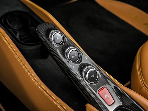 Used 2022 Ferrari F8 Tributo RWD image 37