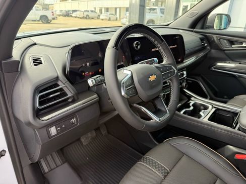 New 2026 Chevrolet Traverse High Country w/ LPO, Floor Liner Package image 3