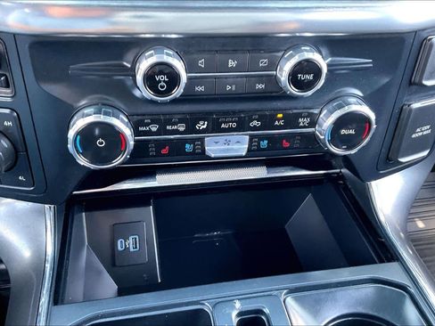 Used 2023 Ford F150 Lariat w/ Max Trailer Tow Package image 31