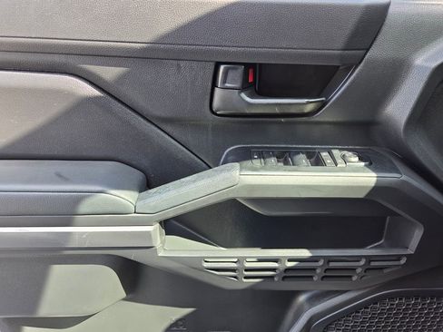 Used 2024 Toyota Tacoma SR5 w/ SR5 Upgrade Package image 33