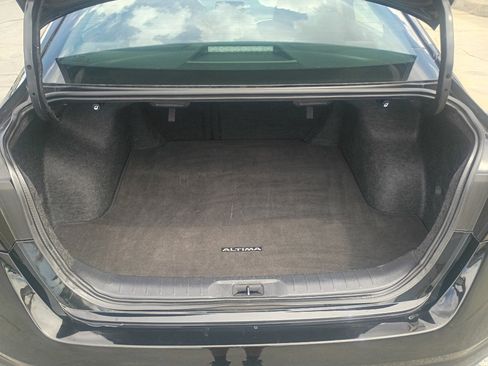 Used 2025 Nissan Altima 2.5 SV FWD image 18