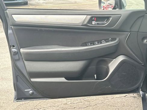 Used 2017 Subaru Legacy 2.5i Premium image 11