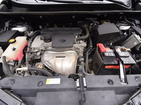 Used 2018 Toyota RAV4 XLE image 25