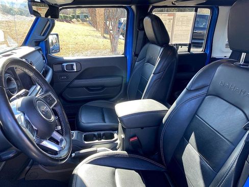 Used 2022 Jeep Wrangler Unlimited Sahara w/ Cold Weather Group image 11