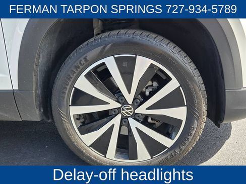 Used 2024 Volkswagen Taos SE FWD image 12