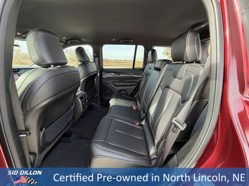 Used 2025 Jeep Grand Cherokee Limited image 19