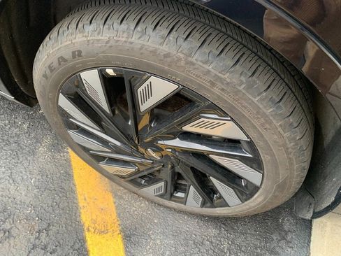 Used 2024 Lincoln Nautilus Black Label w/ Jet Appearance Package (87T) image 4