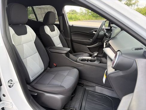 New 2026 Chevrolet Trax RS FWD image 29