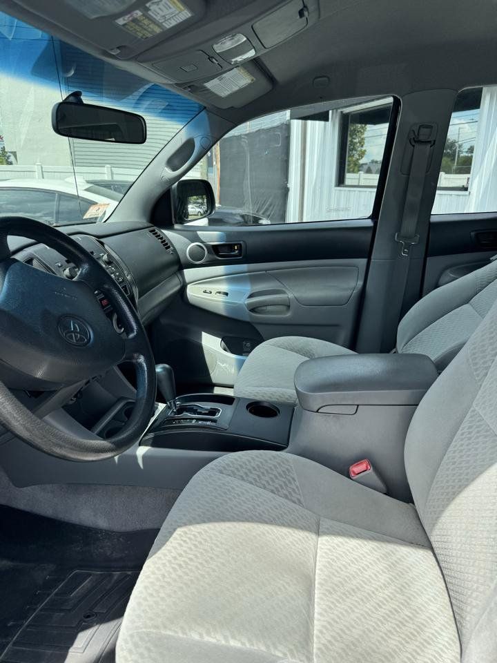 Used 2011 Toyota Tacoma 4x4 Double Cab image 8