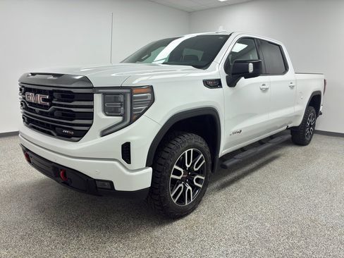 Used 2023 GMC Sierra 1500 AT4 w/ Technology Package image 6